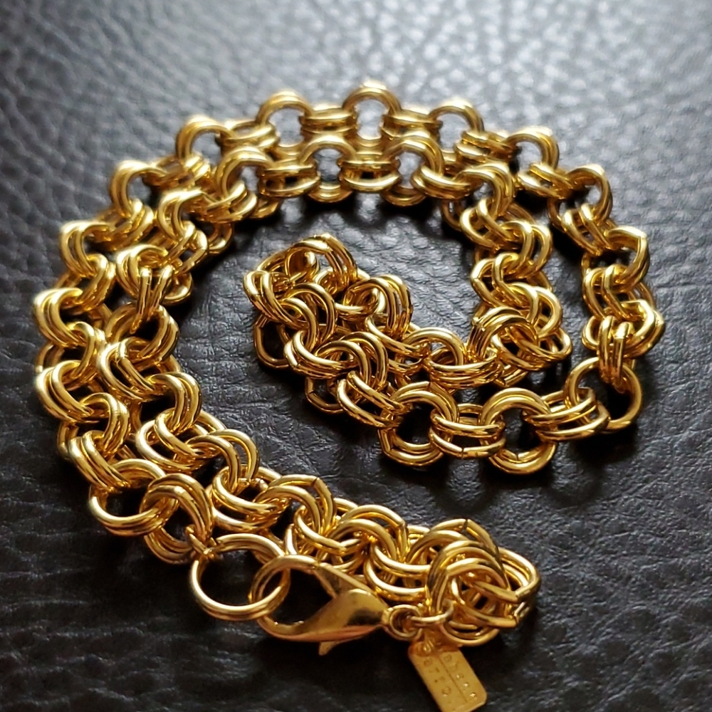 Diahann Carroll necklace